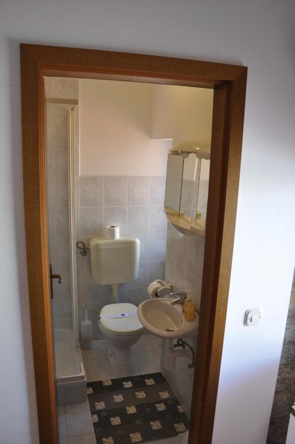 Rooms Svalina (Adults Only) Ґрожнян Екстер'єр фото