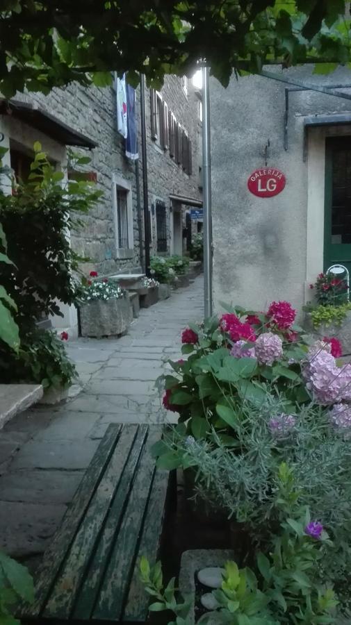 Rooms Svalina (Adults Only) Ґрожнян Екстер'єр фото