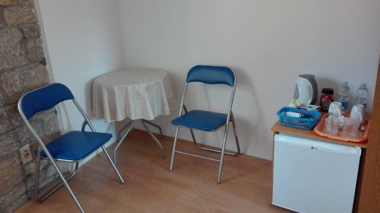 Rooms Svalina (Adults Only) Ґрожнян Екстер'єр фото