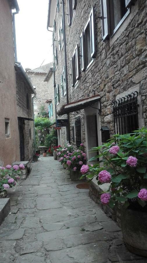 Rooms Svalina (Adults Only) Ґрожнян Екстер'єр фото